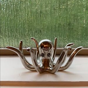 Octopus ring holder